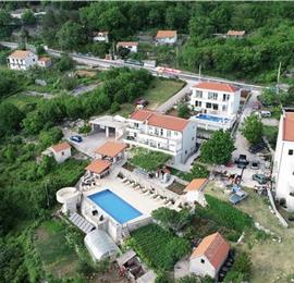 3 Bedroom Villa with Infinity Pool near Budva, Sleeps 6 